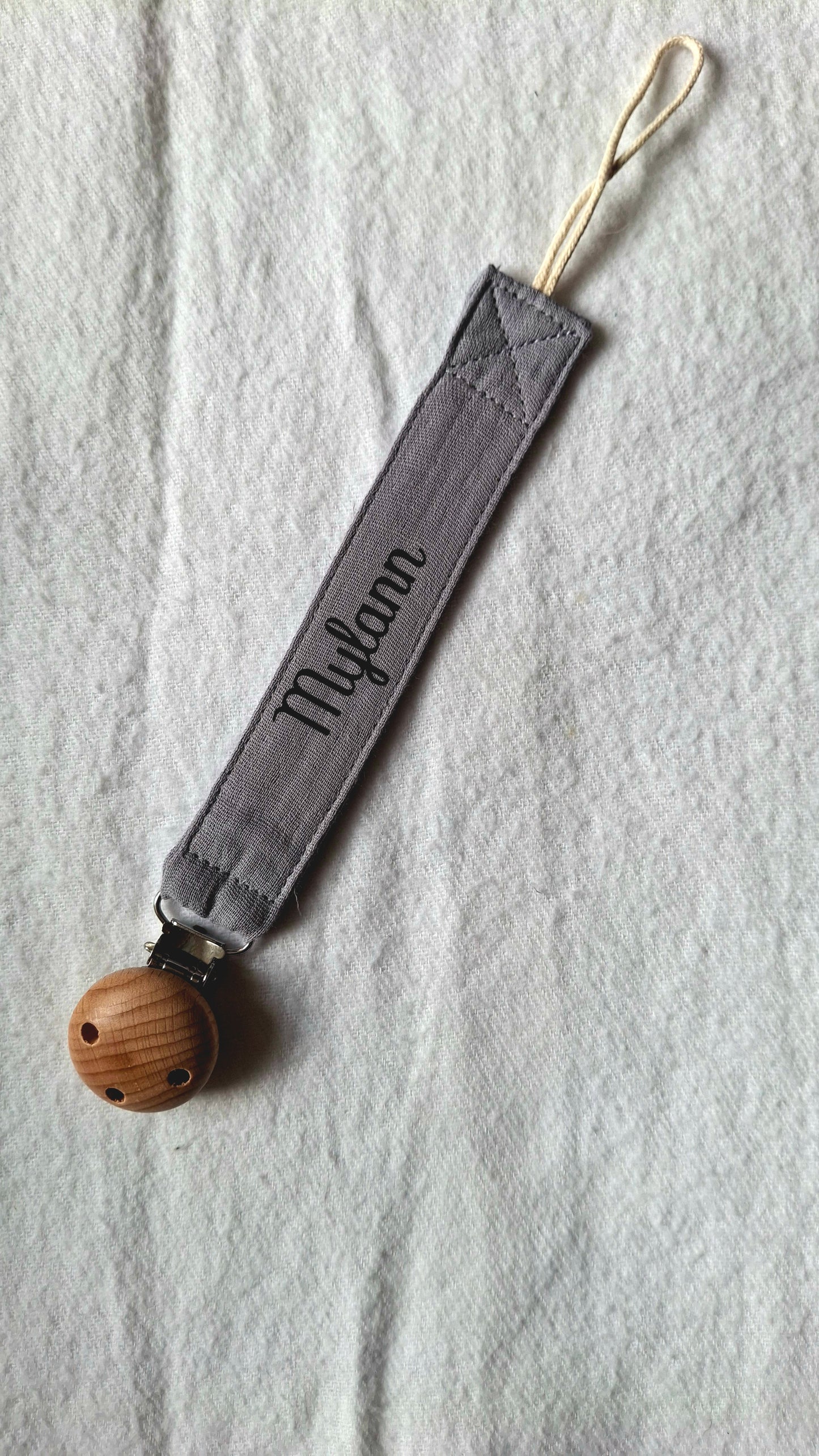 Attache tétine personnalisée couronne – prénom bébé | Ma Bulle Créative